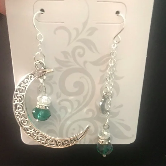 Dangly Moon Crystal Earrings. ~Elegant Moon.🌙 - Picture 2 of 5